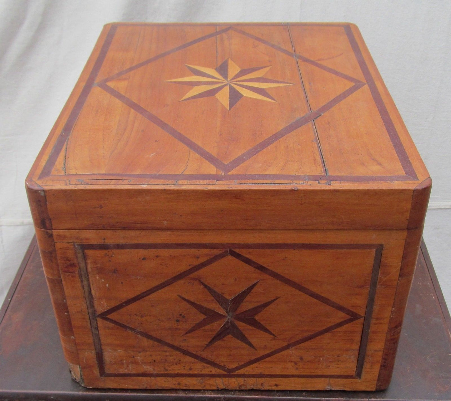 LARGE 19TH CENTURY FINELY INLAID SAILORS BOX WITH MARINERS STAR