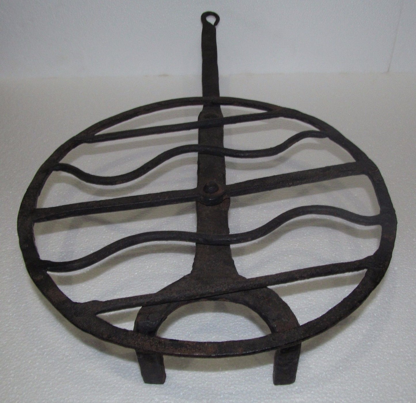 18TH CENTURY WROUGHT IRON ROTATING ROASTER WITH RAT TAILED HANDLE