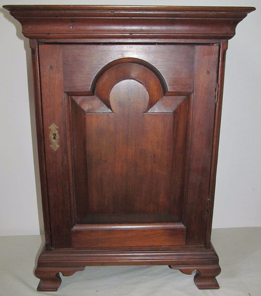 IMPORTANT 18TH CENTURY QUEEN ANNE PERIOD WALNUT SPICE CHEST WITH TOMBSTONE DOOR