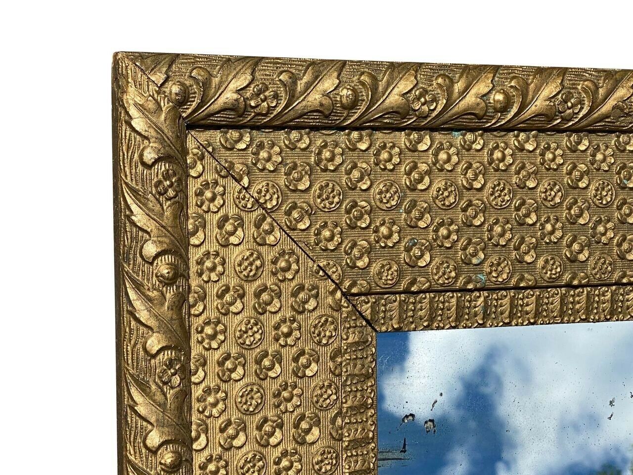 19TH C ANTIQUE VICTORIAN GOLD GILT FLORAL CARVED MIRROR