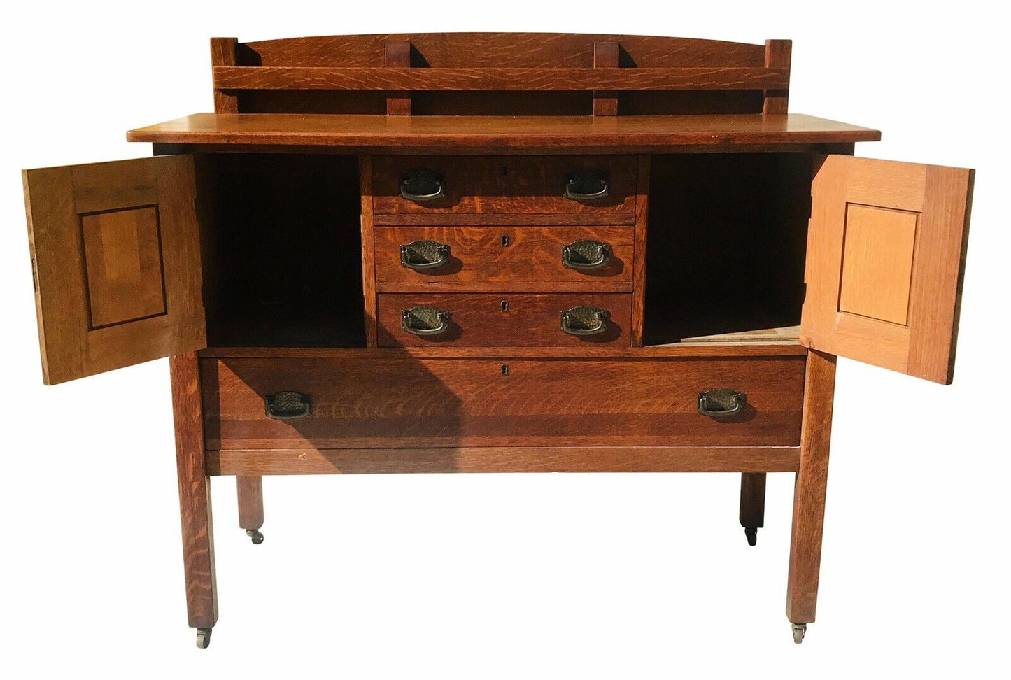 20TH C ANTIQUE ARTS & CRAFTS / MISSION OAK DIMINUTIVE SIDEBOARD / SERVER