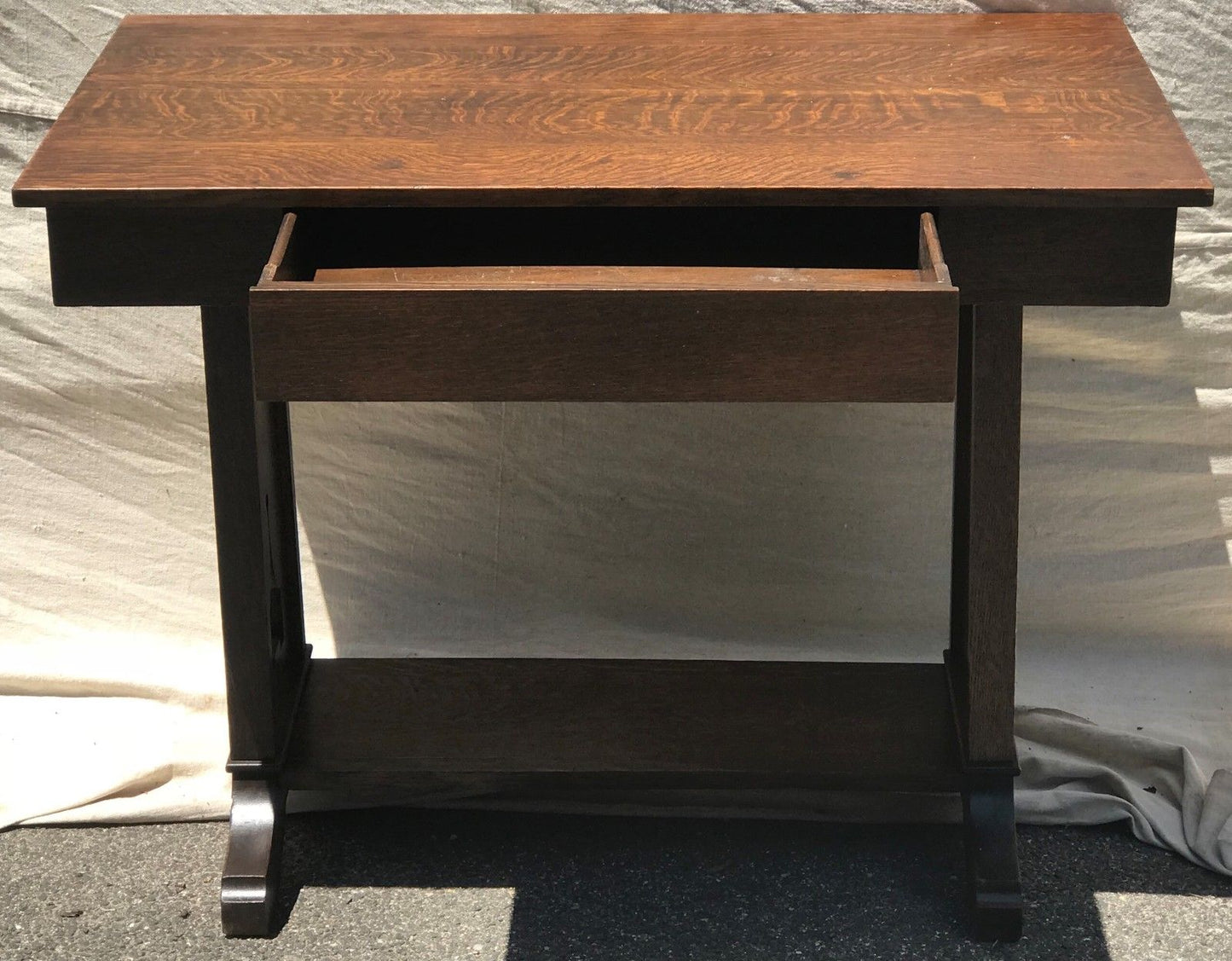 EARLY 20TH C. ARTS & CRAFTS TIGER OAK LIBRARY TABLE / WRITING DESK