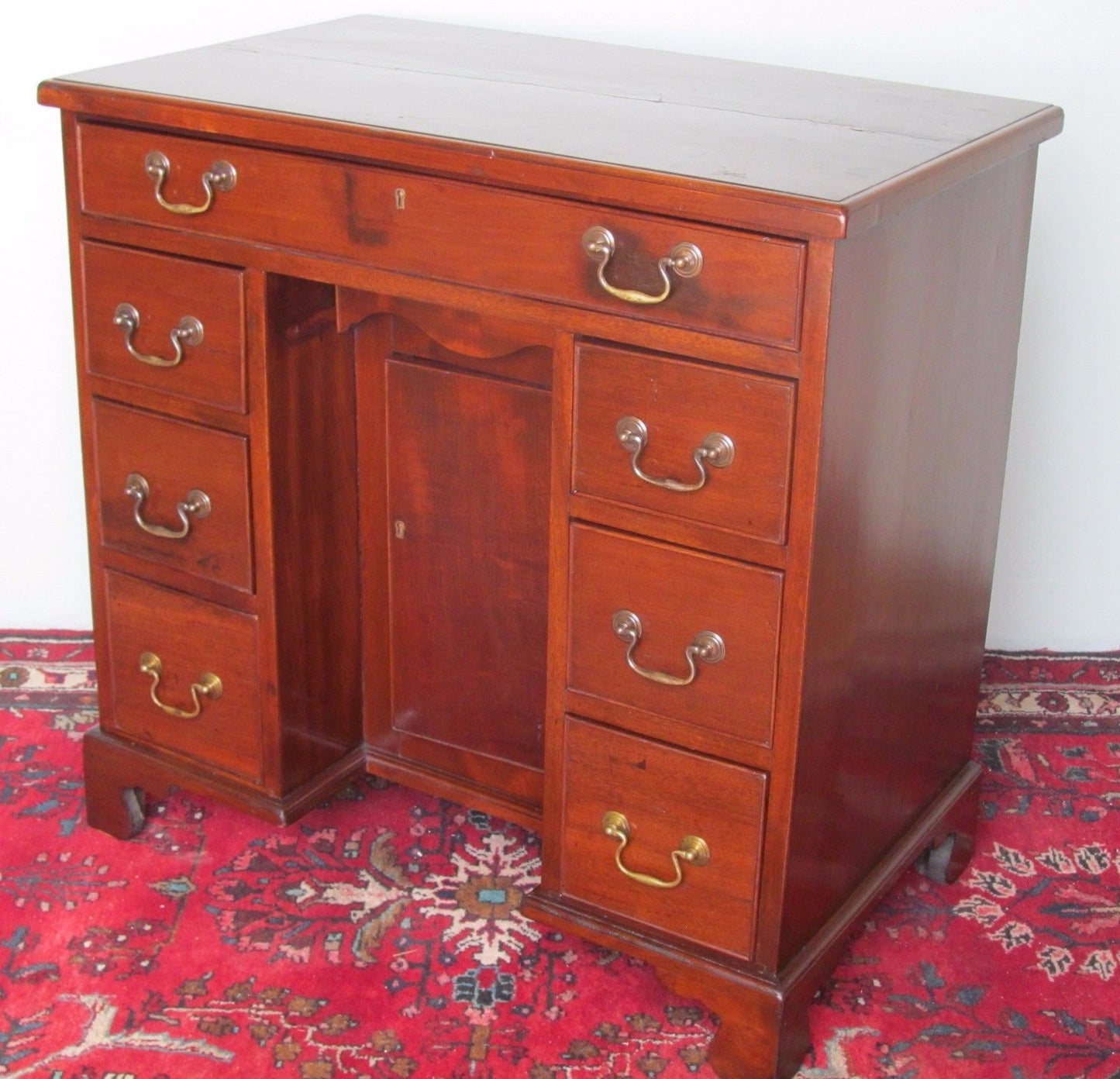 19TH CENTURY CHIPPENDALE MAHOGANY DOUBLE PEDESTAL DESK