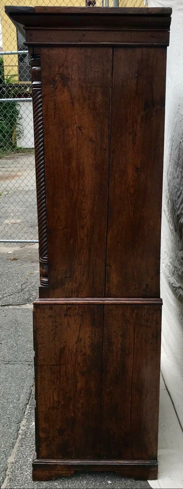 18TH C ENGLISH CHIPPENDALE GEORGE III YEW ANTIQUE LINEN PRESS / CUPBOARD CABINET