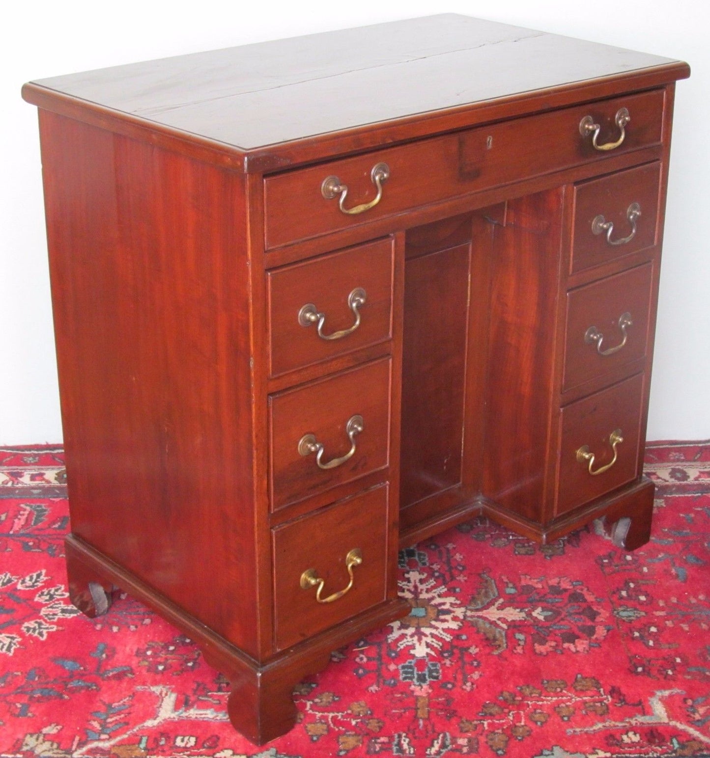 19TH CENTURY CHIPPENDALE MAHOGANY DOUBLE PEDESTAL DESK