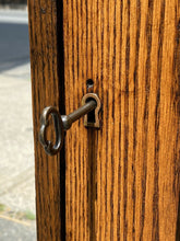 Load image into Gallery viewer, 19TH C ANTIQUE VICTORIAN SINGLE DOOR OAK BOOKCASE / CHINA CABINET