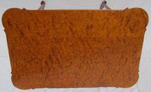 Load image into Gallery viewer, QUEEN ANNE STYLE ELDRED WHEELER QUILTED &amp; TIGER MAPLE PORRINGER TOP TABLE