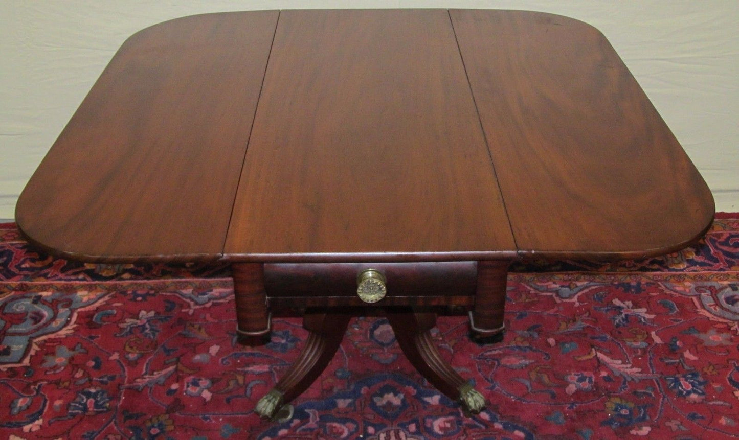 EARLY 19TH CENTURY LATE FEDERAL SOLID BOOKMATCHED MAHOGANY BREAKFAST TABLE
