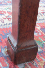 Load image into Gallery viewer, 18TH CENTURY SOUTHERN COLONIES CHIPPENDALE FIGURED MAHOGANY PEMBROKE TABLE
