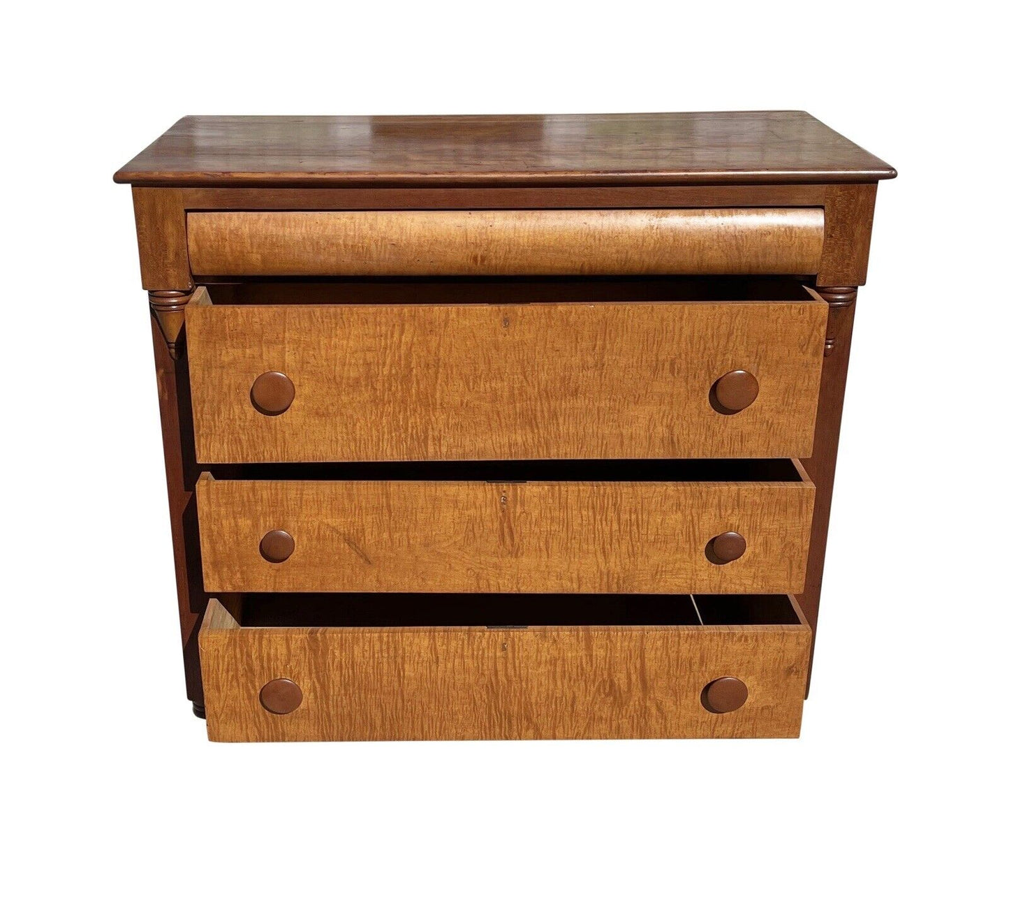 Federal Tiger Maple & Cherry Pennsylvania Bachelor's Chest of Drawers / Dresser