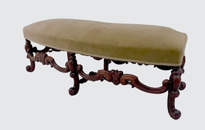 UNIQUE WILLIAM & MARY STYLED LARGE END OF BED BENCH WITH HEART & CROWN STRETCHER