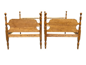 20th C Chippendale Antique Style Pair of Tiger Maple Cannonball Twin Beds
