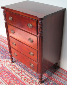 EXCEPTIONALLY FINE SOLID MAHOGANY SHERATON LINGERIE CHEST WITH PINEAPPLE COLUMNS