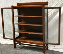 Load image into Gallery viewer, EARLY 20TH C. TIGER OAK ARTS &amp; CRAFTS ANTIQUE BOOKCASE / CHINA CABINET