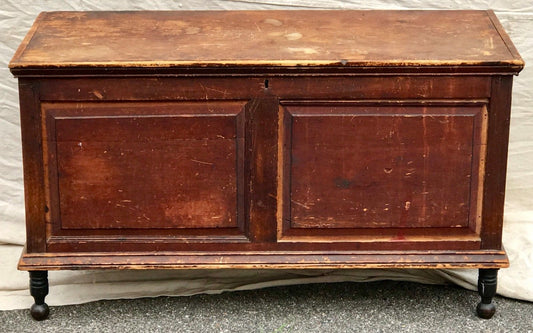 EARLY 19TH C. FEDERAL PERIOD PINE BLANKET BOX W/ DOUBLE PANELED FRONT & TILL