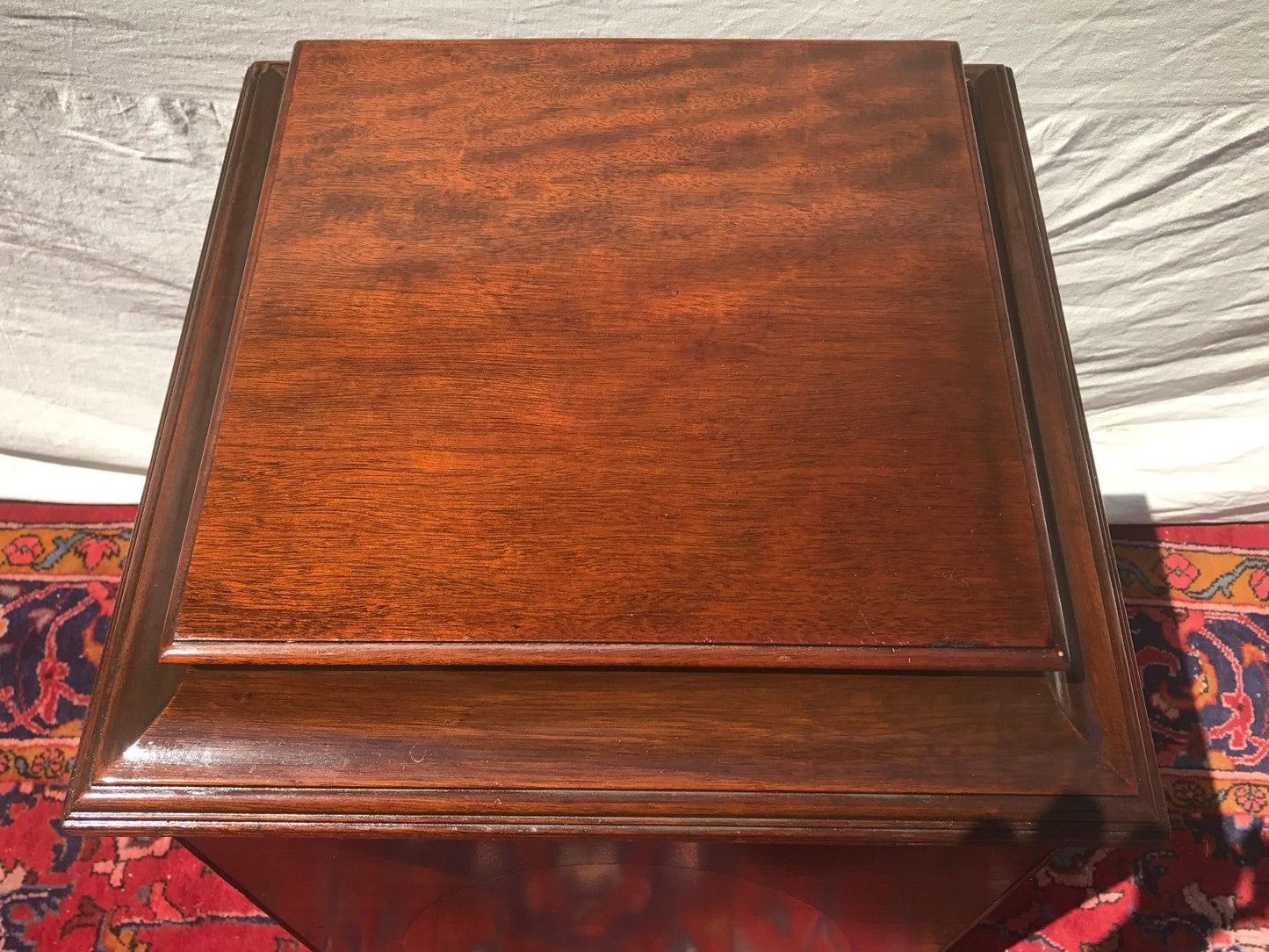 INLAID MAHOGANY GEORGIAN STYLED VICTROLA CABINET