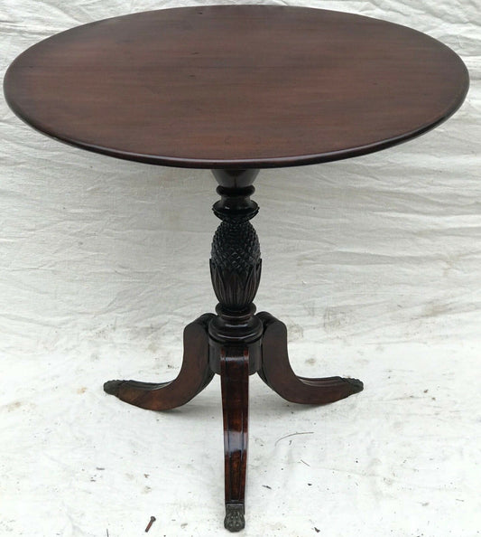 19TH C. FEDERAL PINEAPPLE CARVED TILT TOP ANTIQUE TABLE ON SABER LEG BASE - NYC