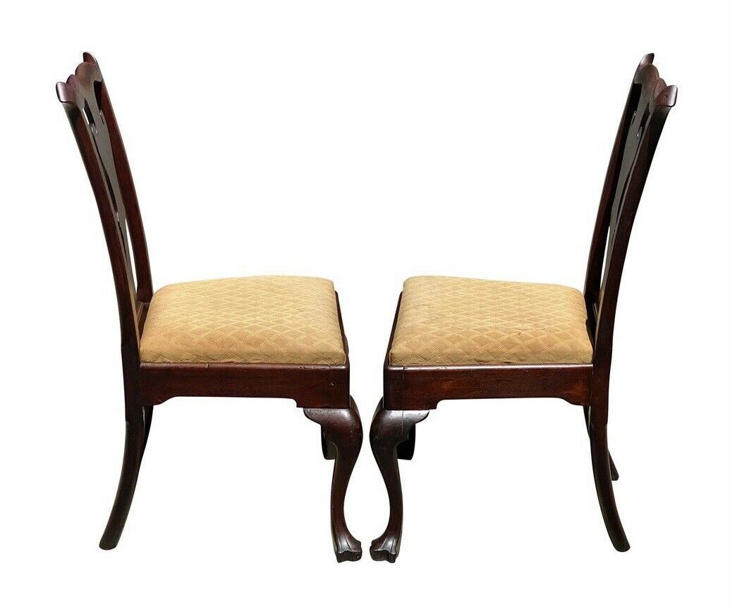 18TH C ANTIQUE PAIR OF PENNSYLVANIA CHIPPENDALE WALNUT TRIFID FOOT SIDE CHAIRS