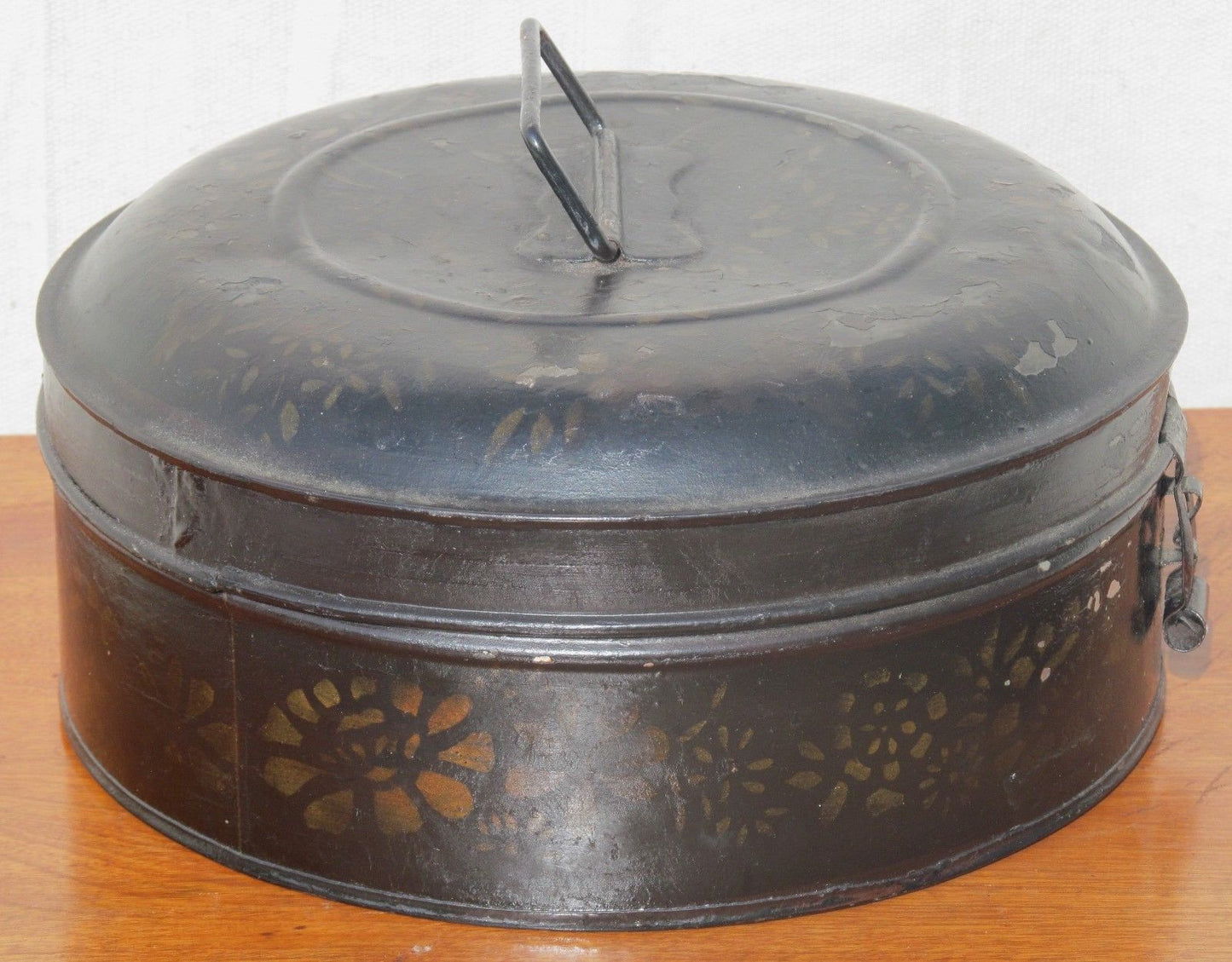 EARLY 19TH CENTURY TOLE WARE SPICE CANISTER SET