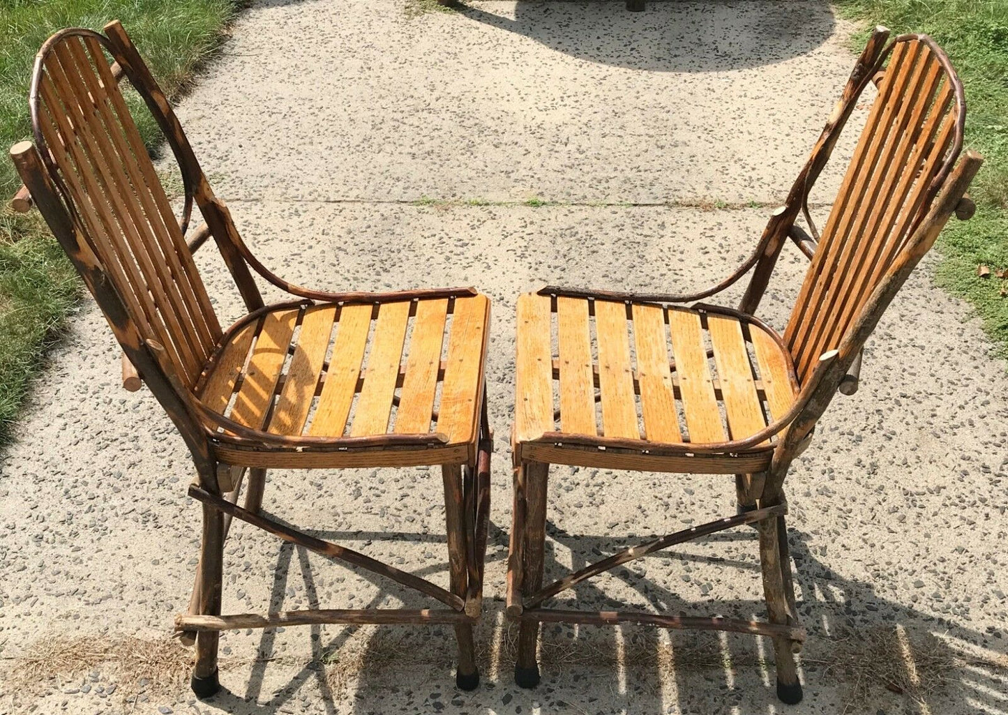 20TH C ADIRONDACK LIVE WOOD TABLE W. FIVE NATURAL BENTWOOD CHAIRS - PATIO SET