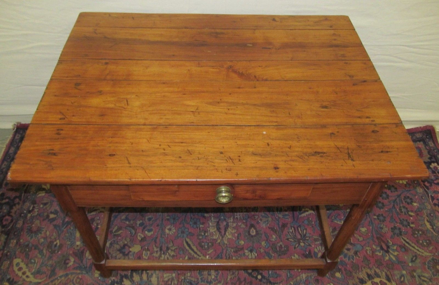 18TH CENTURY WALNUT PA QUEEN ANNE PERIOD TAVERN TABLE WITH H STRETCHER BASE