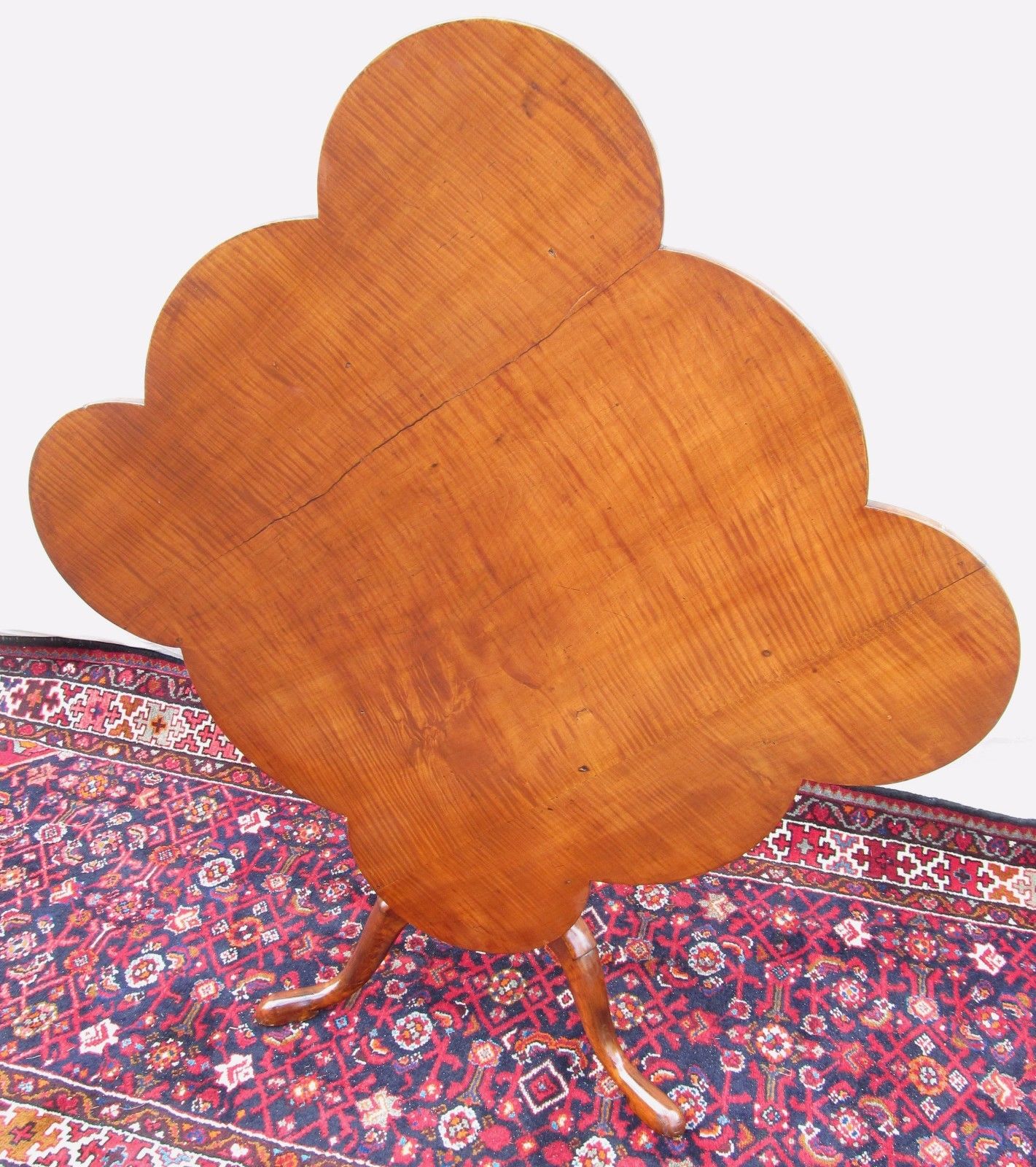 FINE 18TH CENTURY RARE FEDERAL PERIOD CLOVER SHAPED TIGER MAPLE TIP TOP TABLE