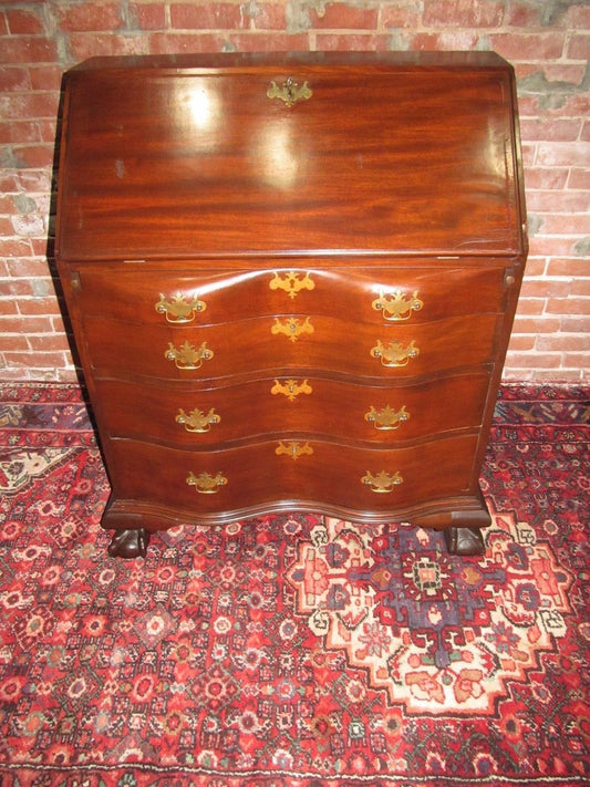 18TH CENTURY CHIPPENDALE MAHOGANY OXBOW DESK ON RARE BANDY BALL & CLAW FEET