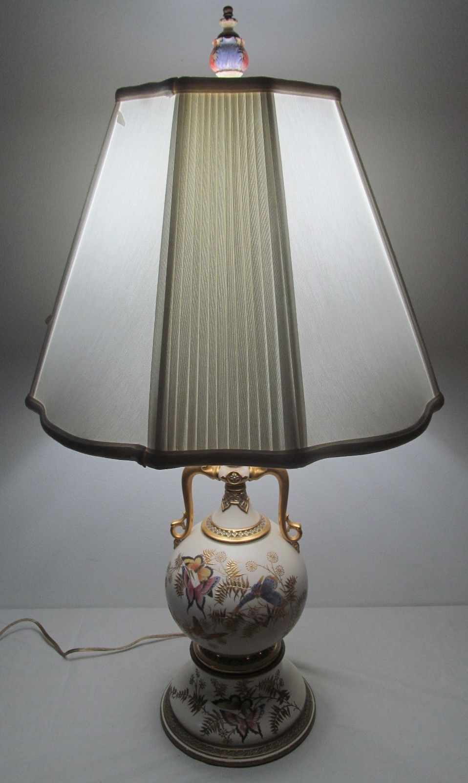 ROYAL WORCESTER TABLE LAMP