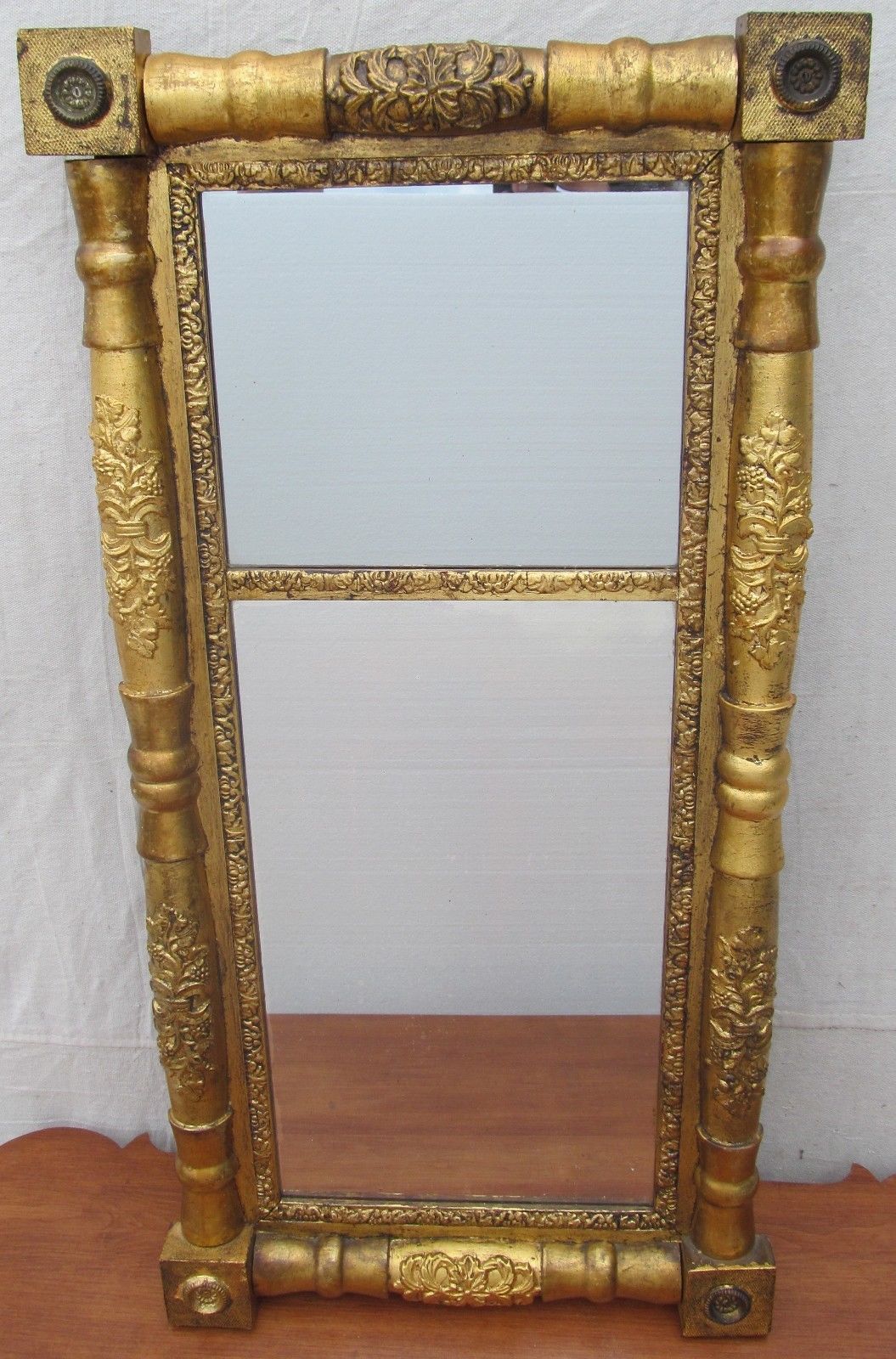 EARLY 19TH CENTURY FINE GOLD GILDED SHERATON MIRROR WITH BRASS ROSETTES