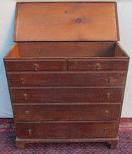 Load image into Gallery viewer, 18TH CENTURY CHIPPENDALE RHODE ISLAND BLANKET CHEST IN SPONGE PAINT DECORATION