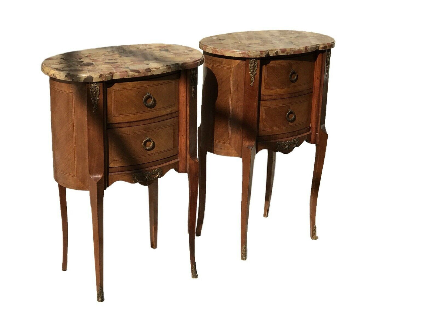 FRENCH WALNUT MARBLE TOP KIDNEY SHAPE ANTIQUE STYLE NIGHTSTANDS / END TABLES