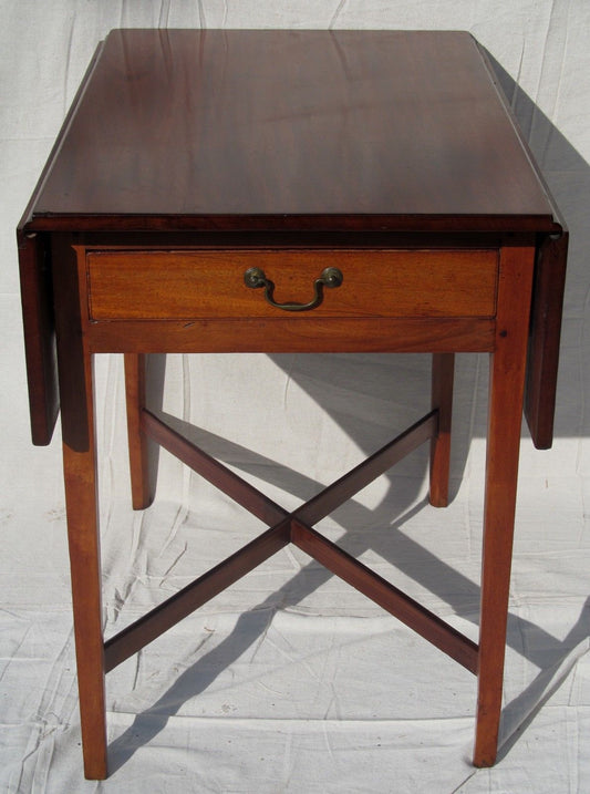 FINE 18TH CENTURY NEW ENGLAND CHIPPENDALE MAHOGANY PEMBROKE TABLE W/ X STRETCHER