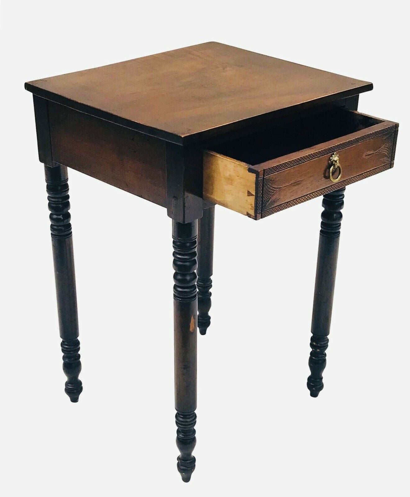 19TH C ANTIQUE SHERATON PENNSYLVANIA WALNUT WORK TABLE / NIGHTSTAND