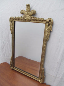 EARLY 19TH CENTURY SHERATON GILDED PRINCE OF WHALES MIRROR
