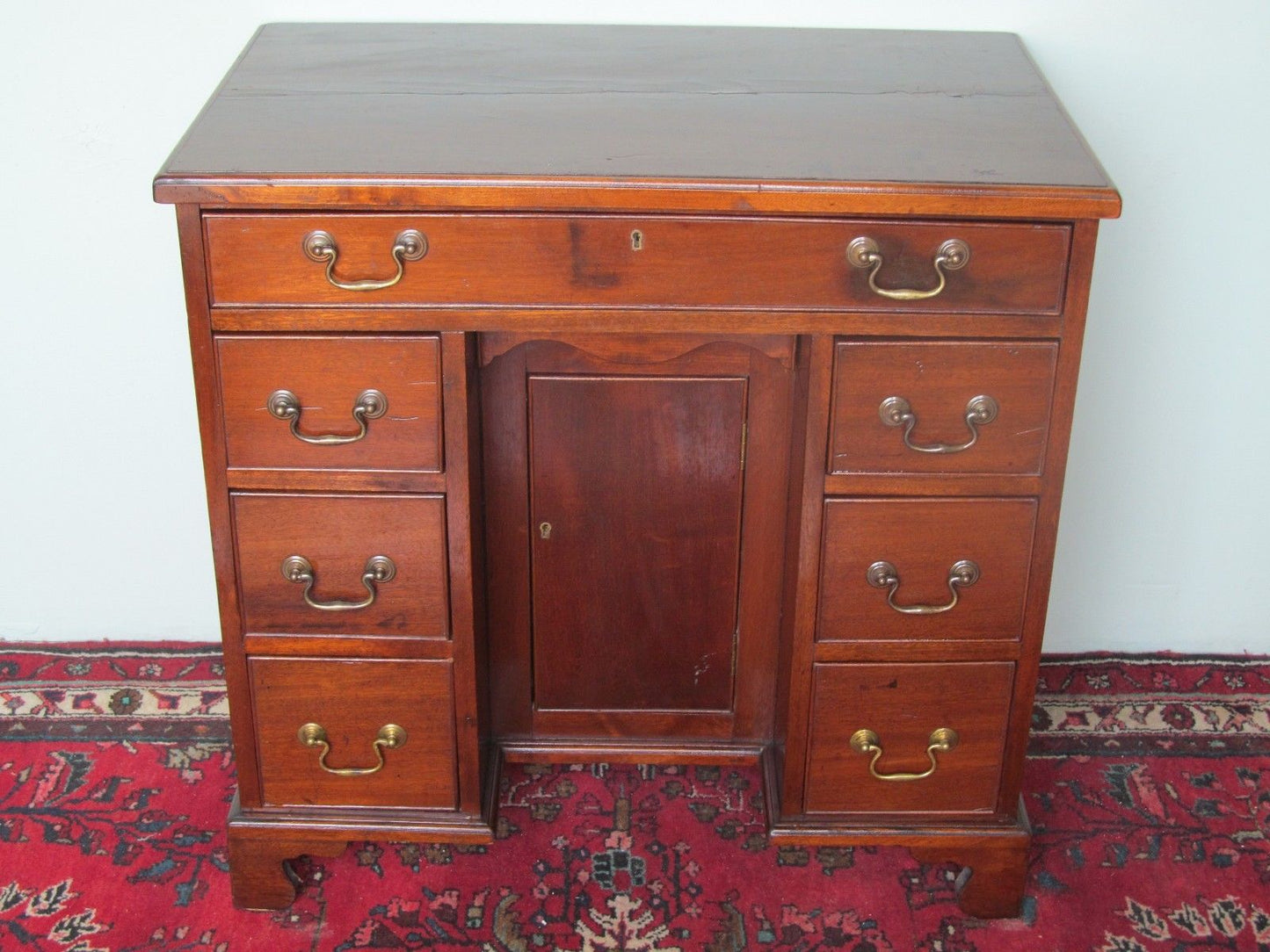 19TH CENTURY CHIPPENDALE MAHOGANY DOUBLE PEDESTAL DESK