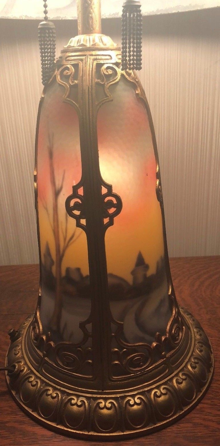 HANDEL CHIPPED ICE REVERSE GLASS PAINTED TABLE LAMP WITH LIGHTED BASE