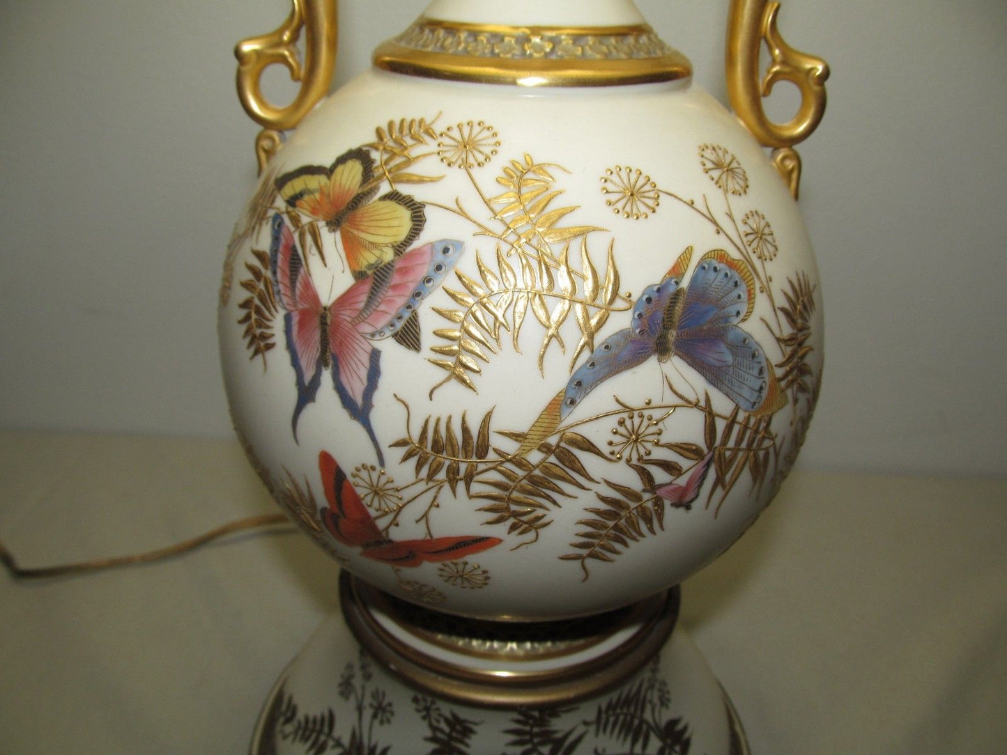 ROYAL WORCESTER TABLE LAMP