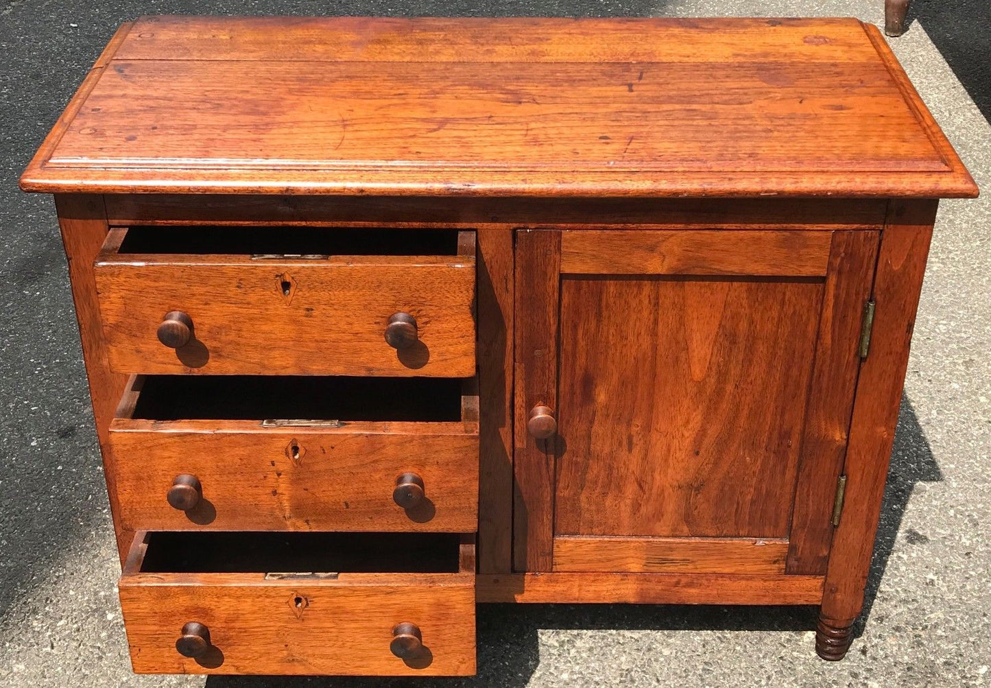 EARLY 19TH C FEDERAL PERIOD SOUTHERN WALNUT VALUABLE / SUGAR CHEST - EXCEPTIONAL