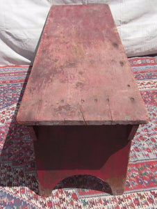19TH CENTURY NEW ENGLAND PINE BUCKET BENCH IN OLD RED PAINT