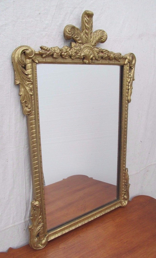 EARLY 19TH CENTURY SHERATON GILDED PRINCE OF WHALES MIRROR