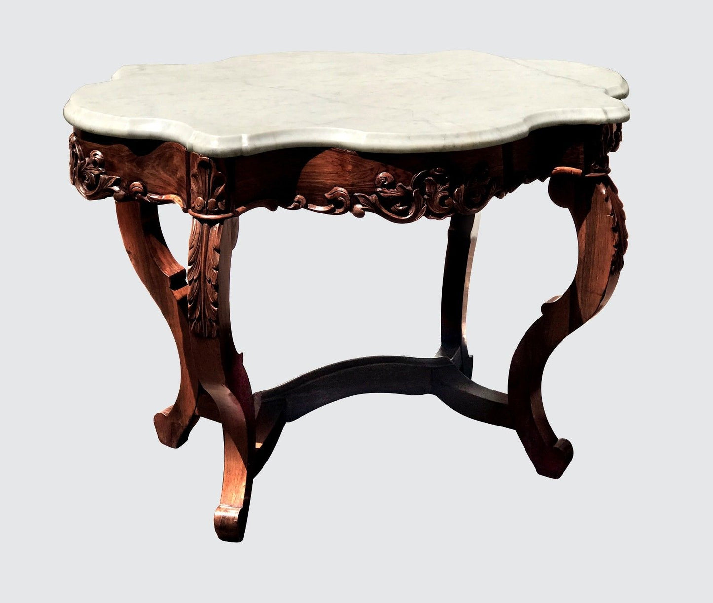 RARE VICTORIAN ROSEWOOD TURTLE TOP PARLOR TABLE WITH EXCEPTIONAL CARVINGS