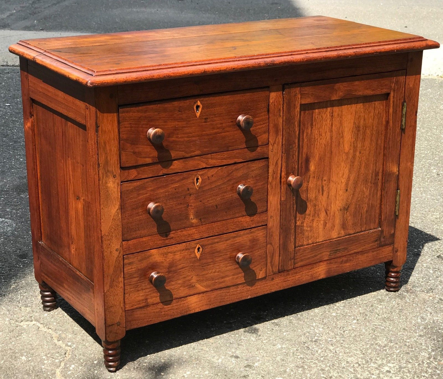 EARLY 19TH C FEDERAL PERIOD SOUTHERN WALNUT VALUABLE / SUGAR CHEST - EXCEPTIONAL