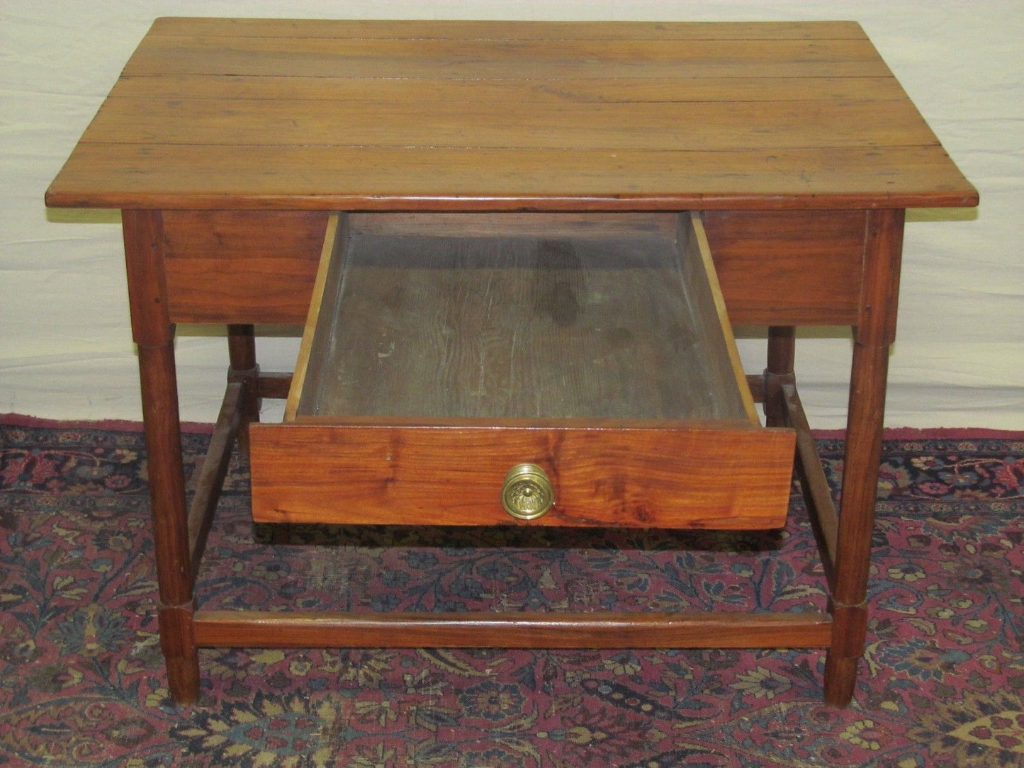 18TH CENTURY WALNUT PA QUEEN ANNE PERIOD TAVERN TABLE WITH H STRETCHER BASE