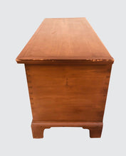 Load image into Gallery viewer, 18TH CENTURY QUEEN ANNE PENNSYLVANIA BRACKET CHEST ON BRACKET FEET