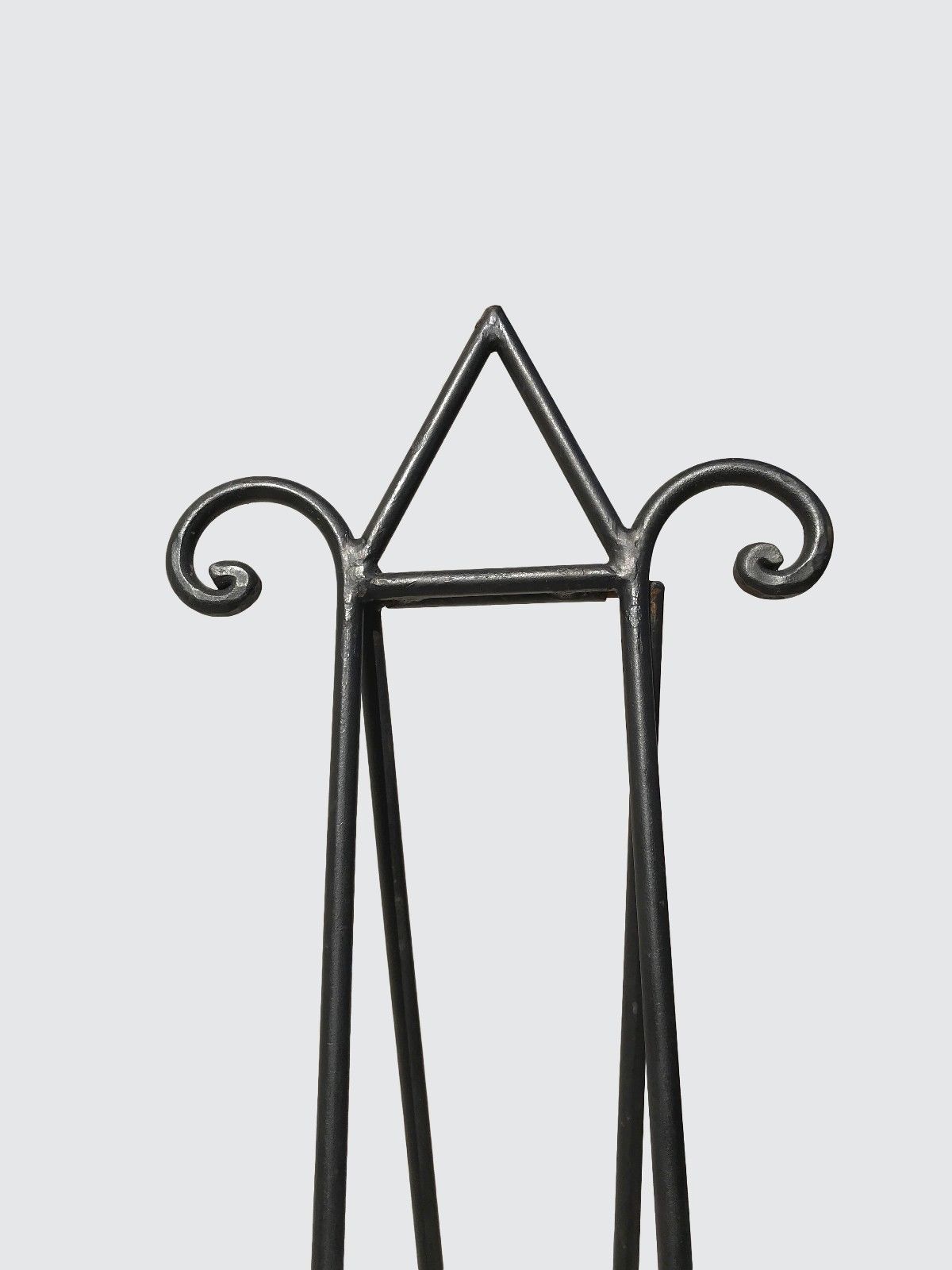 DECORATIVE WROUGHT IRON ARTS & CRAFTS STYLE EASEL