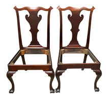 Load image into Gallery viewer, 18TH C ANTIQUE PAIR OF PENNSYLVANIA CHIPPENDALE WALNUT TRIFID FOOT SIDE CHAIRS