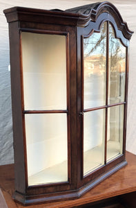 18TH CENTURY WILLIAM & MARY PERIOD WALL CABINET VITRINE W/TOMBSTONE BONNET