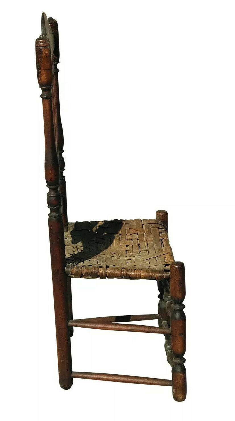 18TH C ANTIQUE COUNTRY PRIMITIVE WILLIAM & MARY TIGER MAPLE BANISTER BACK CHAIR