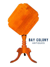 Load image into Gallery viewer, 19TH C ANTIQUE NEW YORK CHERRY TILT TOP CANDLE STAND / END TABLE