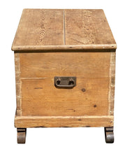 Load image into Gallery viewer, Antique Queen Anne Scrubbed Pine Blanket Chest / Blanket Box